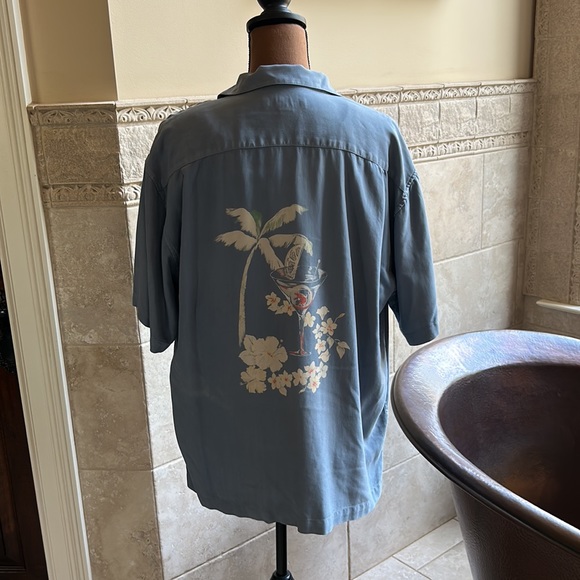 Tommy Bahama 100% Silk Sz M Beach Shirt Martini - Picture 3 of 4